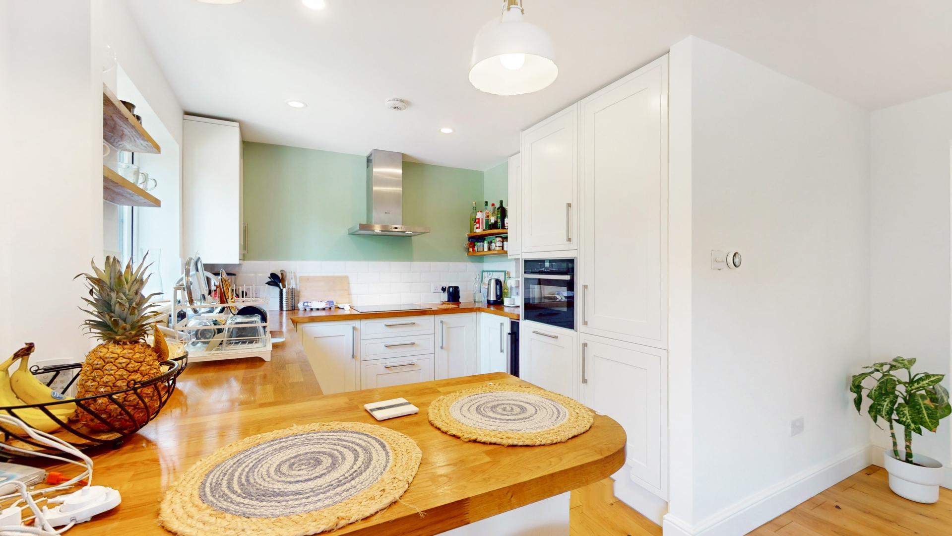 Modern Apartment Hawarden Hill, Dollis Hill